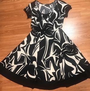 Lily black and white flare dress